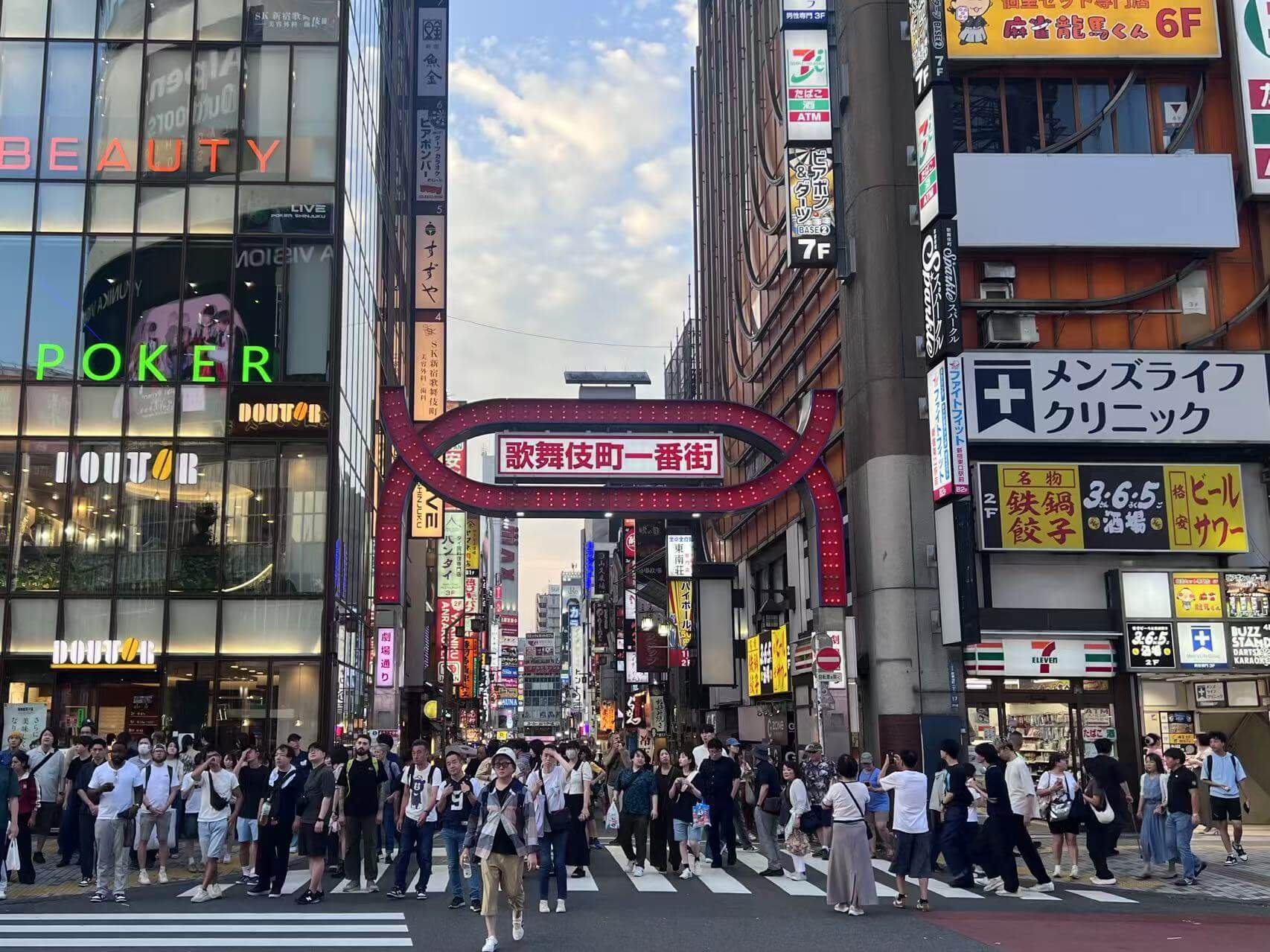 歌舞伎町一番街